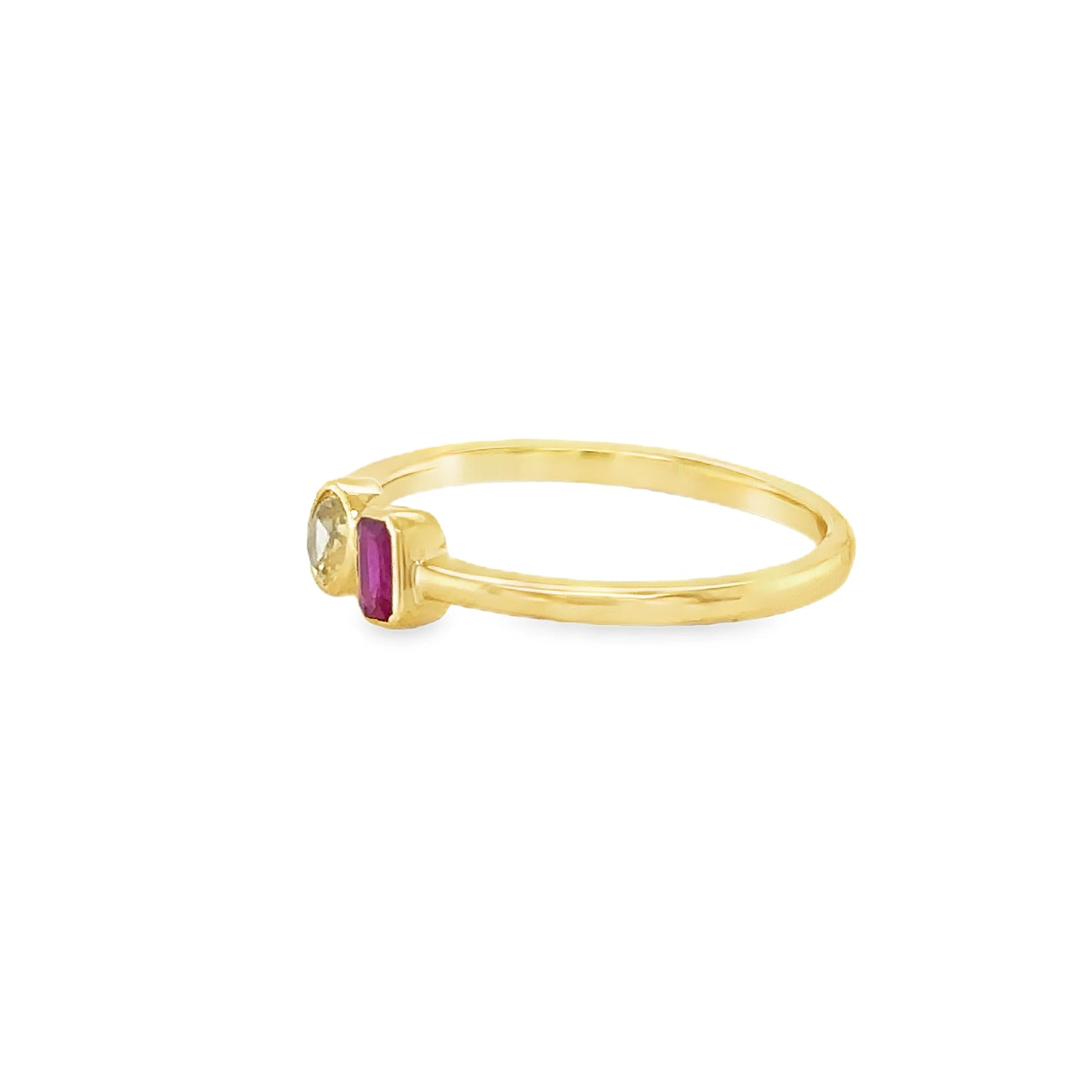 14KT YELLOW GOLD RUBY AND CHAMPAGNE DIAMOND RING