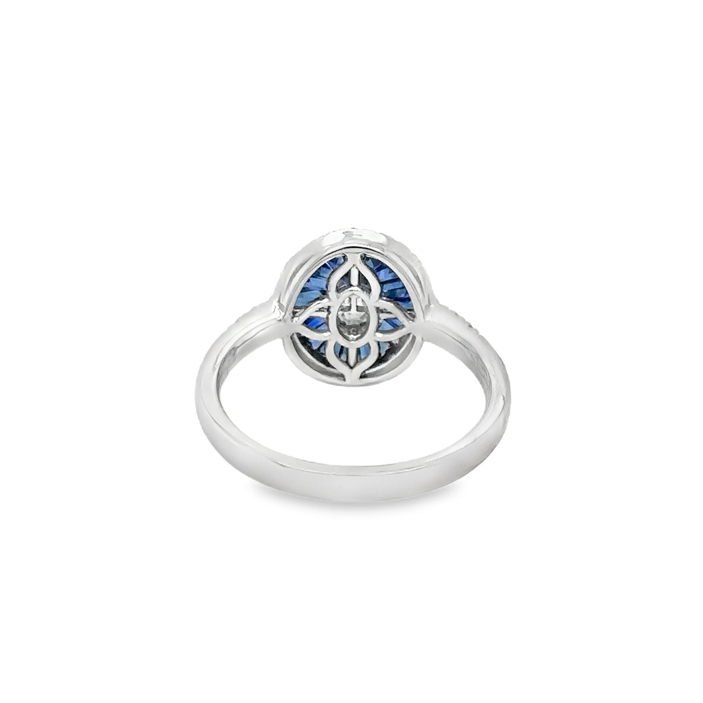 14KT WHITE GOLD BLUE SAPPHIRE AND DIAMONDS OVAL RING