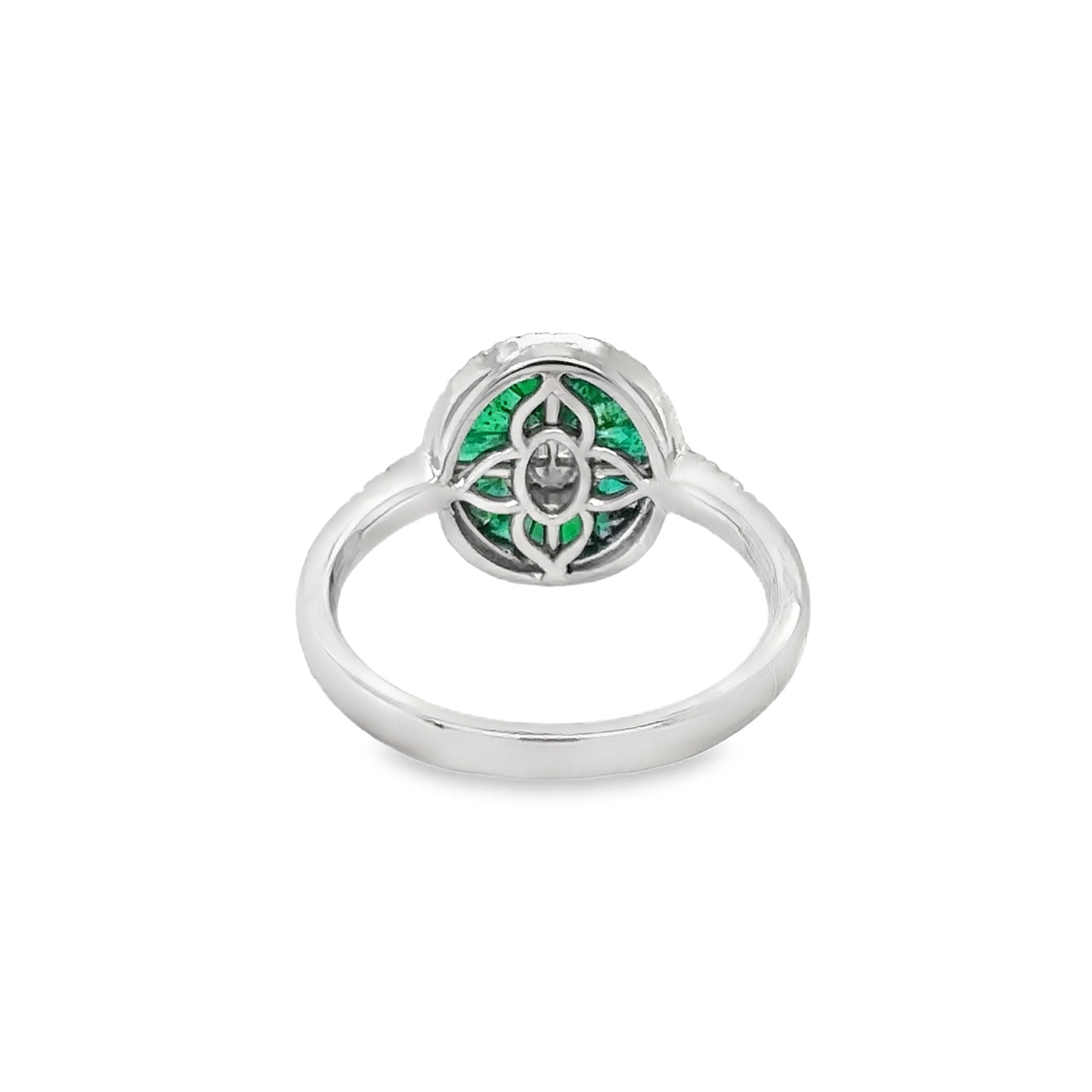 14KT WHITE GOLD EMERALD AND DIAMONDS OVAL RING