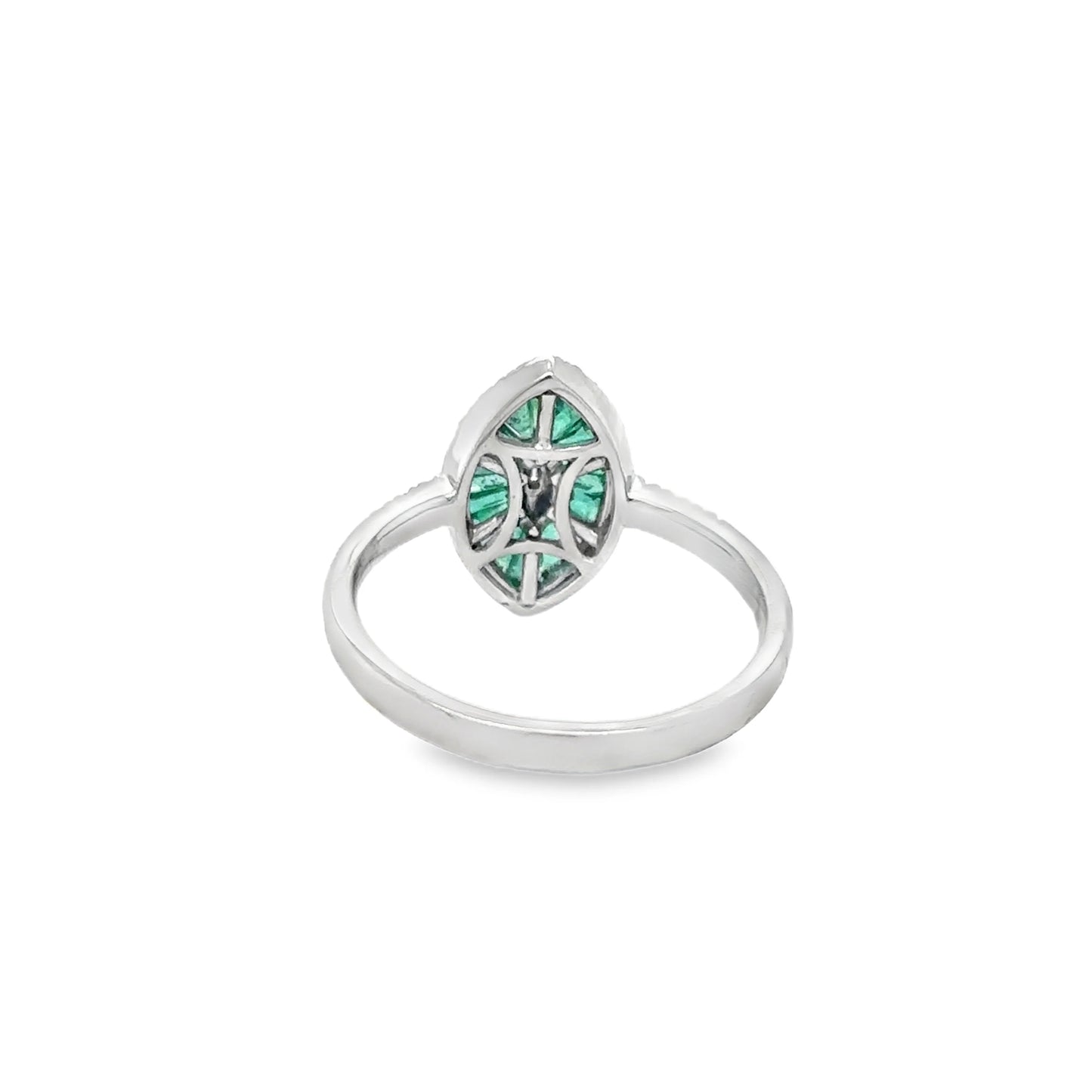 14KT WHITE GOLD EMERALD AND DIAMONDS MARQUISE RING