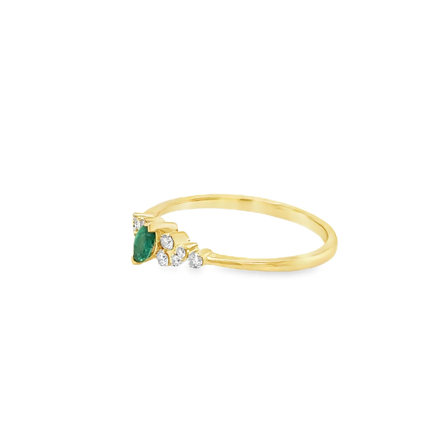 14KT YELLOW GOLD EMERALD AND DIAMOND RING