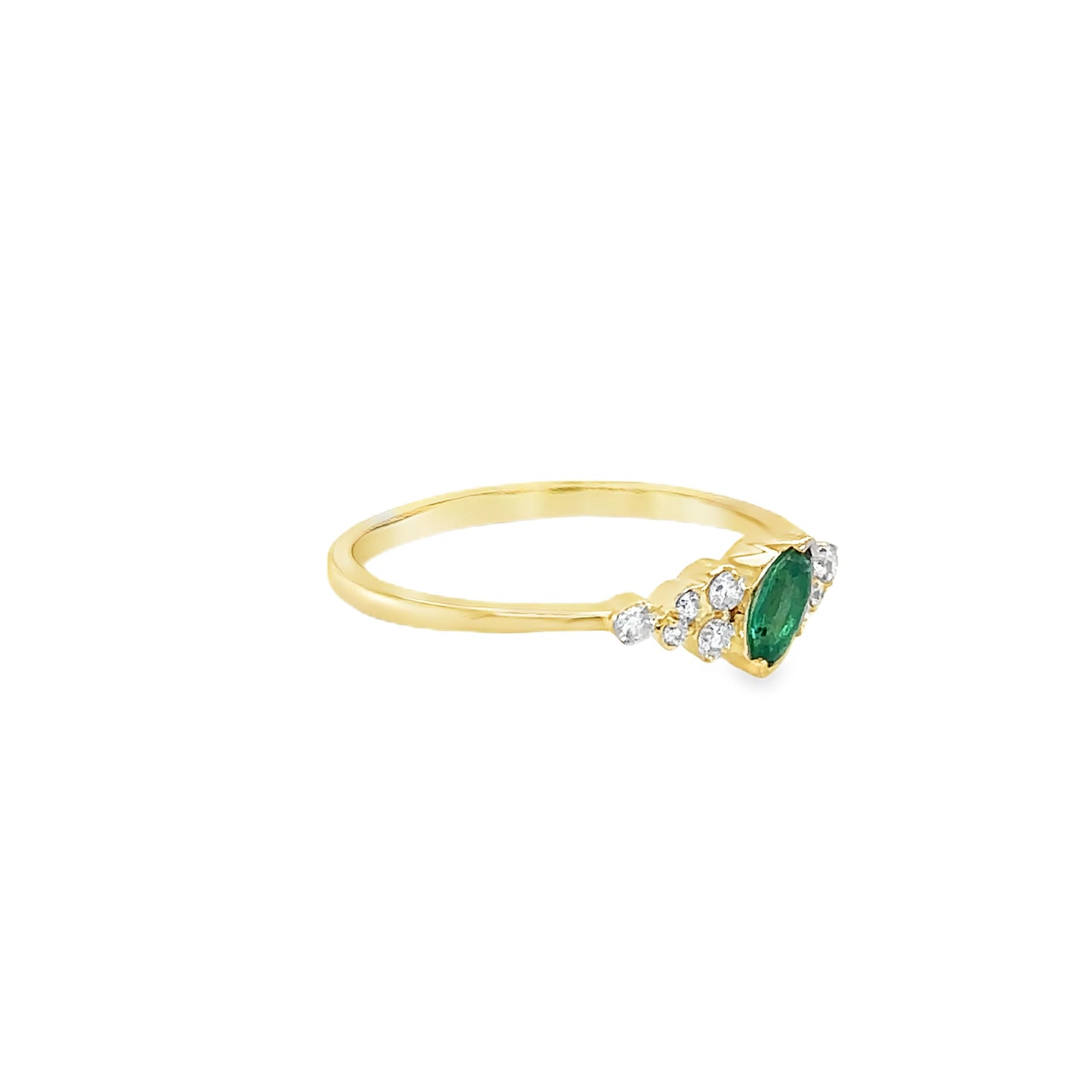14KT YELLOW GOLD EMERALD AND DIAMOND RING