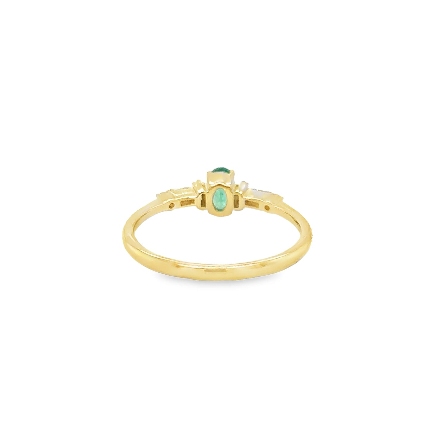 14KT YELLOW GOLD EMERALD AND DIAMOND RING