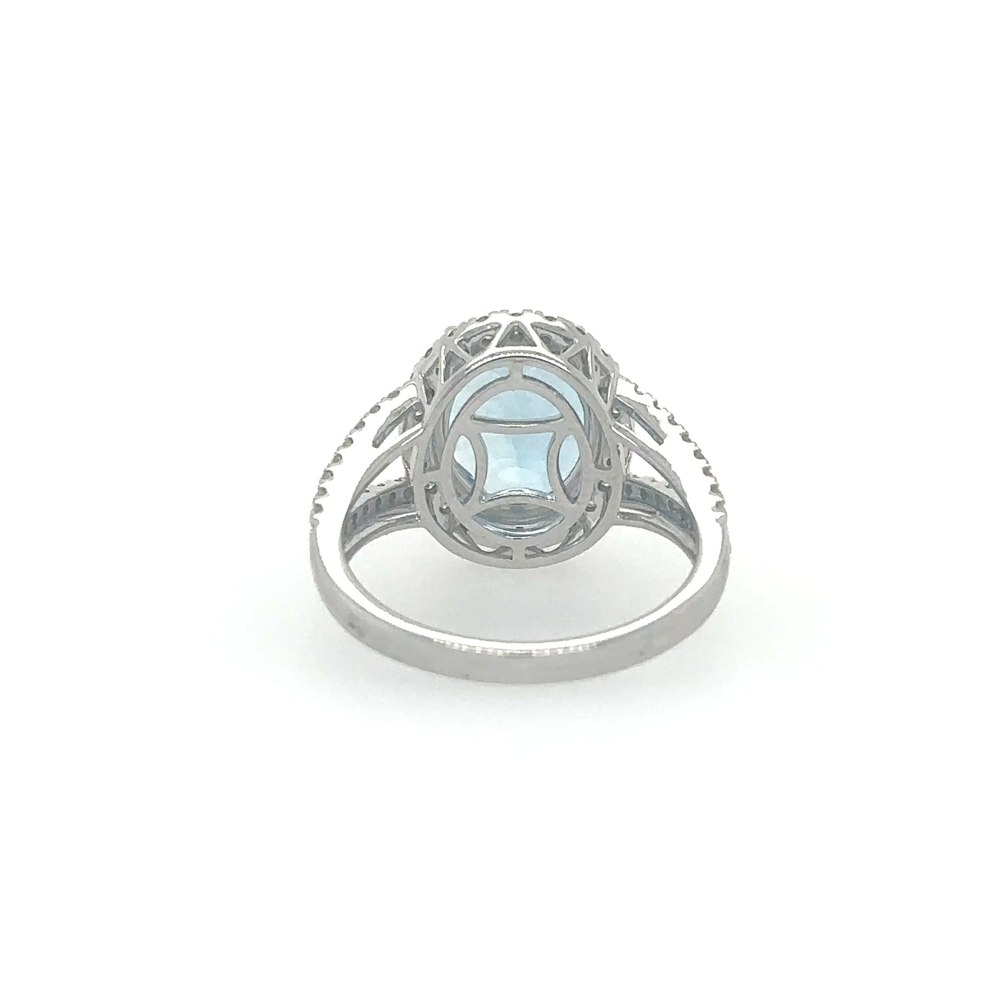 OVAL SHAPE AQUAMARINE RING WITH DIAMONDS