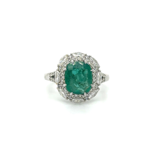 18KT WHITE GOLD EMERALD AND DIAMOND RING