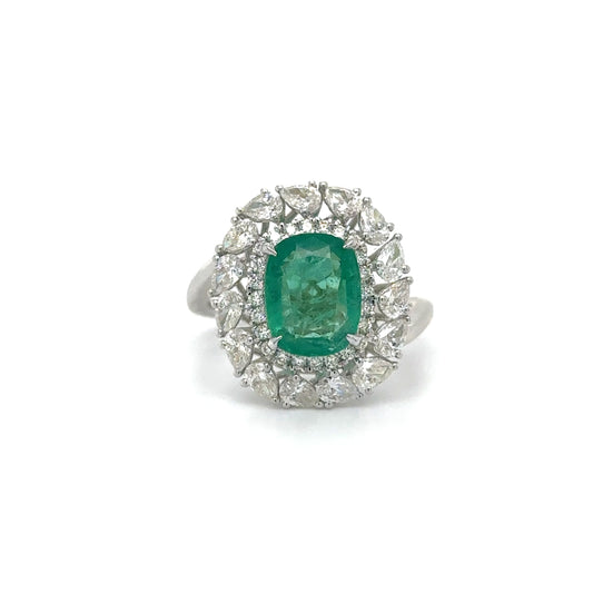 18KT WHITE GOLD EMERALD AND DIAMOND RING