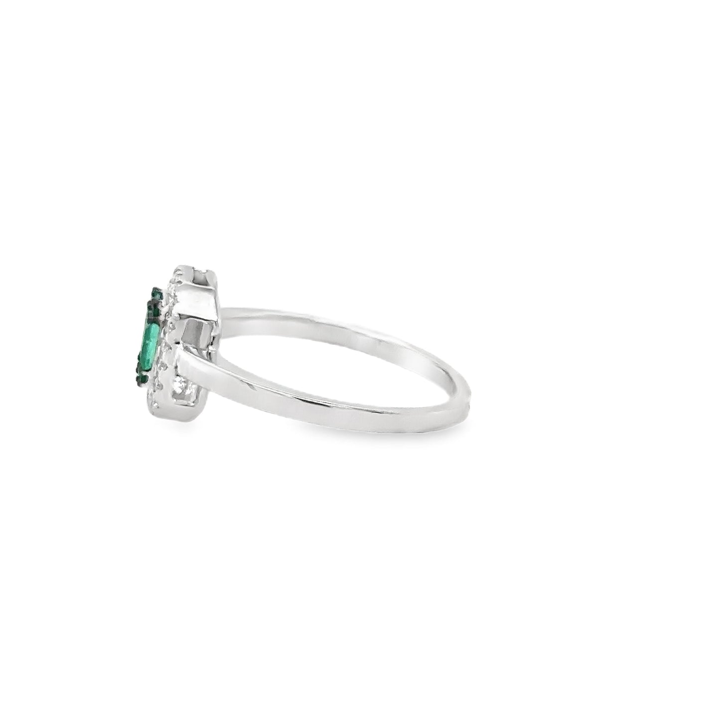 18KT WHITE GOLD EMERALD AND DIAMONDS RING