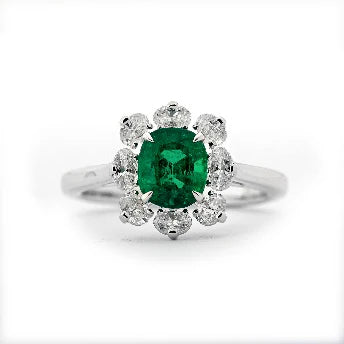 18KT WHITE GOLD EMERALD AND DIAMONDS RING