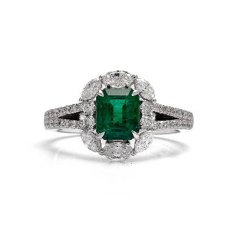 18KT WHITE GOLD EMERALD AND DIAMONDS RING