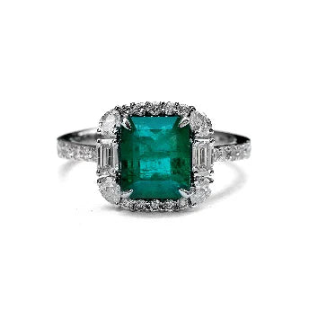 18KT WHITE GOLD EMERALD AND DIAMONDS RING