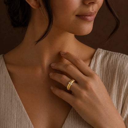 14KT YELLOW GOLD AND NATURAL DIAMONDS TUBOGAS RING