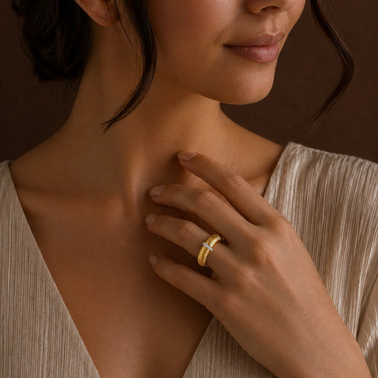 14KT YELLOW GOLD AND NATURAL DIAMONDS TUBOGAS RING