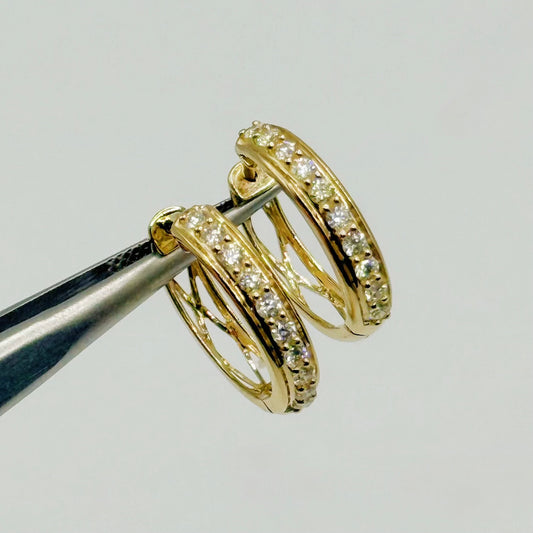 14K YELLOW GOLD WHITE DIAMOND HALFWAY HUGGIES