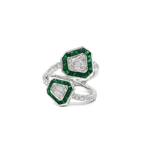 18KT WHITE GOLD EMERALD AND DIAMOND RING
