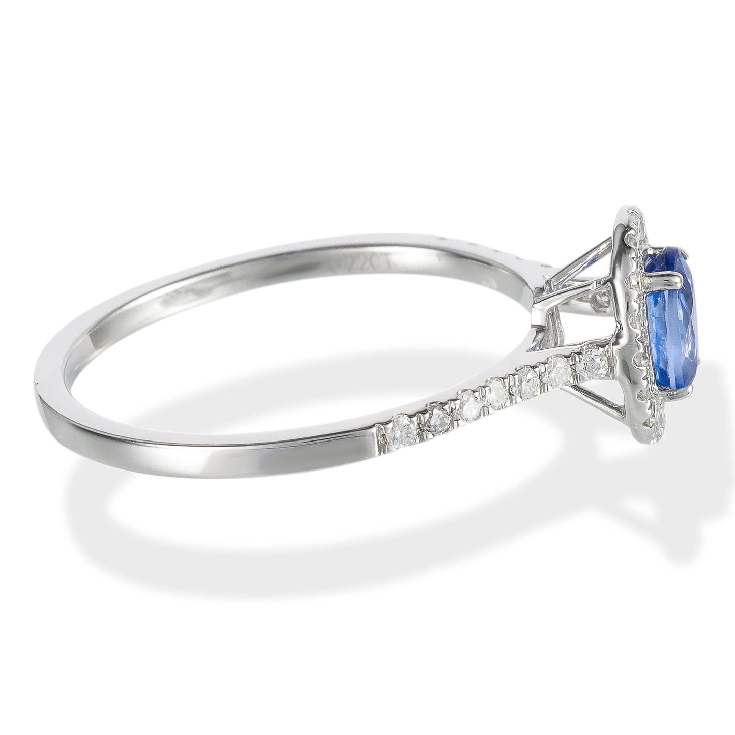 DIAMOND / STONE OVAL SHAPE RING