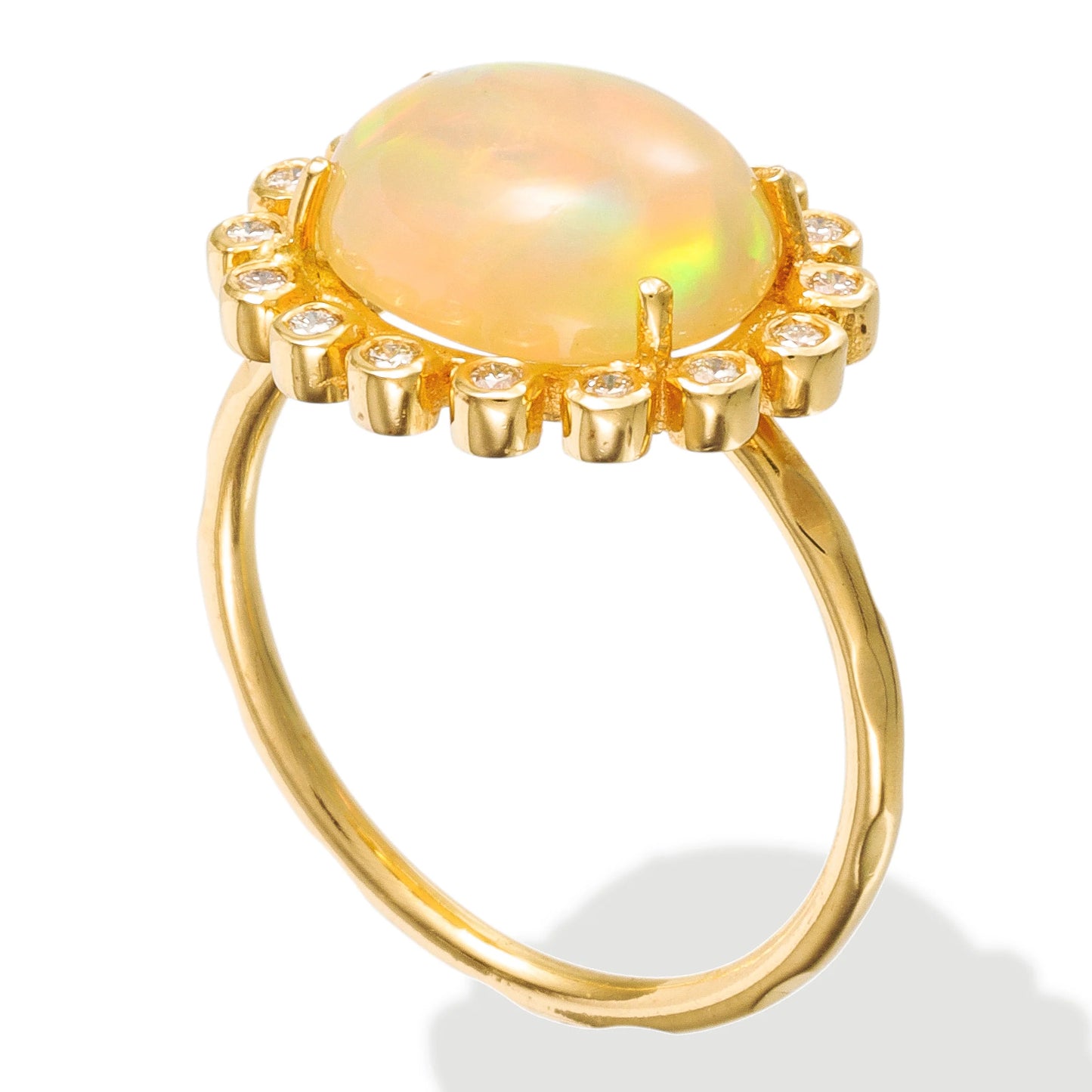 DIAMOND / STONE OVAL SHAPE RING