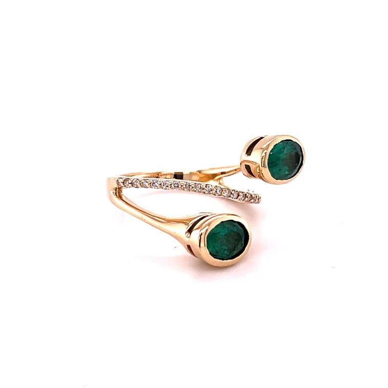 14KT GOLD EMERALD RING WITH DIAMONDS