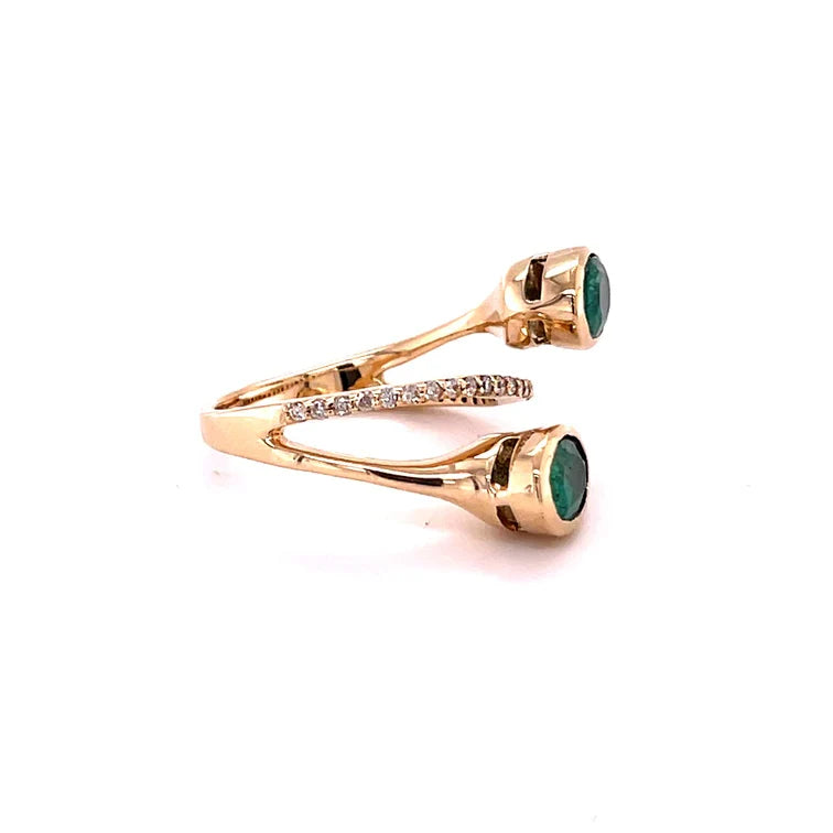 14KT GOLD EMERALD RING WITH DIAMONDS