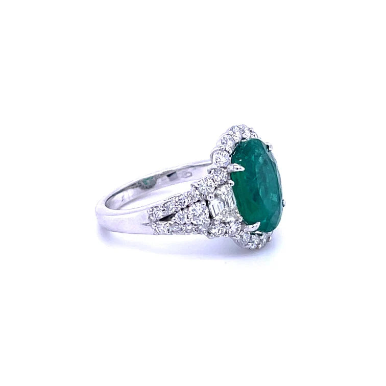 18KT WHITE GOLD EMERALD WITH DIAMOND RING
