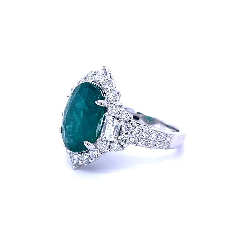 18KT WHITE GOLD EMERALD WITH DIAMOND RING