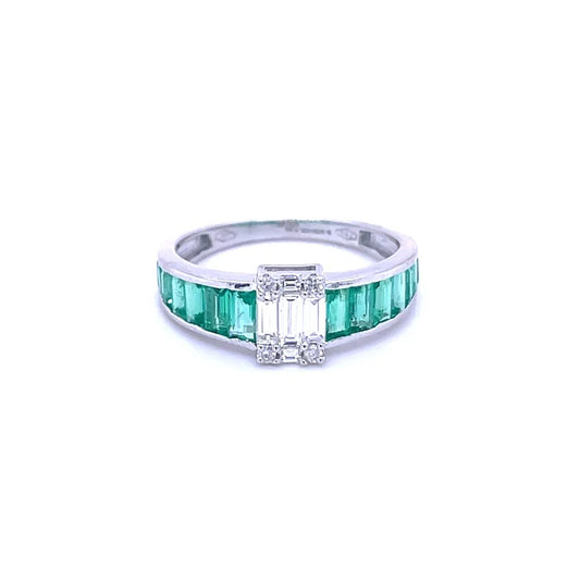 18KT WHITE GOLD EMERALD WITH DIAMOND RING