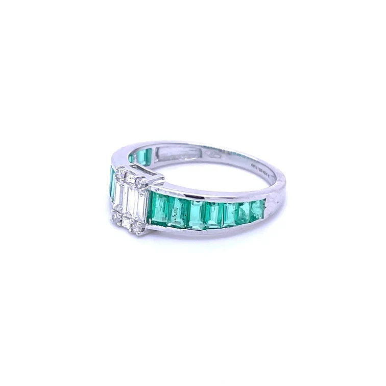 18KT WHITE GOLD EMERALD WITH DIAMOND RING