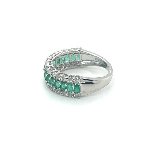 WHITE GOLD EMERALD AND DIAMOND RING