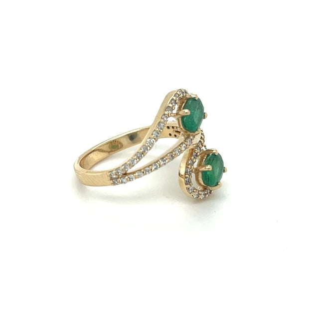 EMERALD DIAMOND RING
