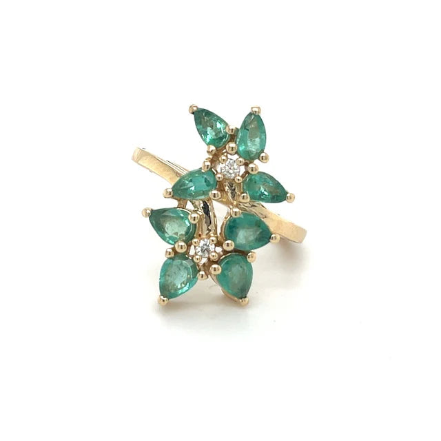 EMERALD DIAMOND RING