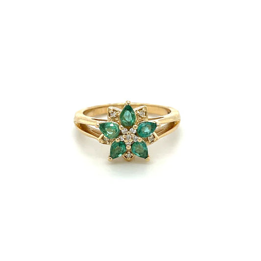 EMERALD DIAMOND RING