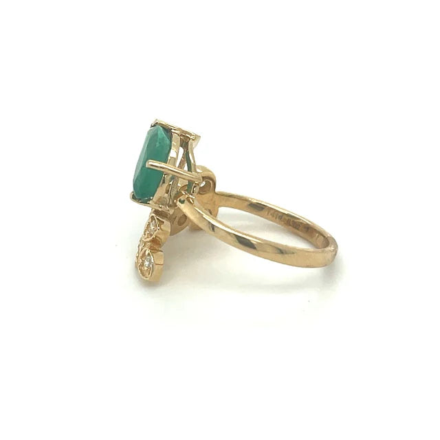 EMERALD DIAMOND RING