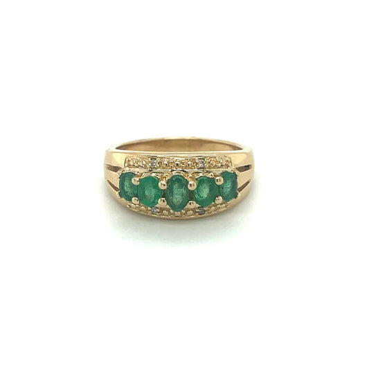 EMERALD DIAMOND RING