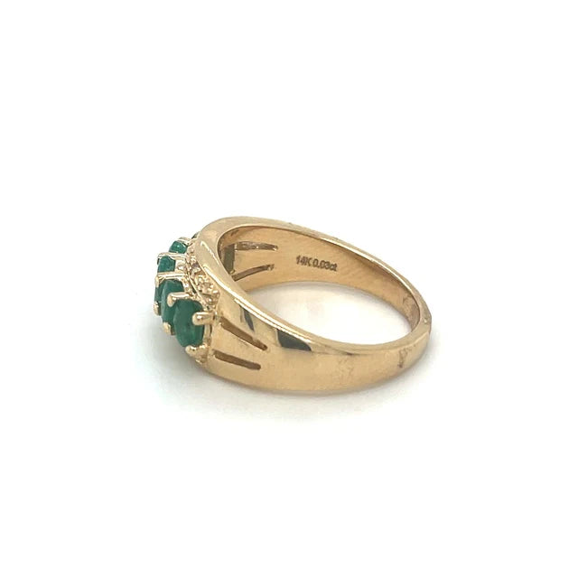EMERALD DIAMOND RING