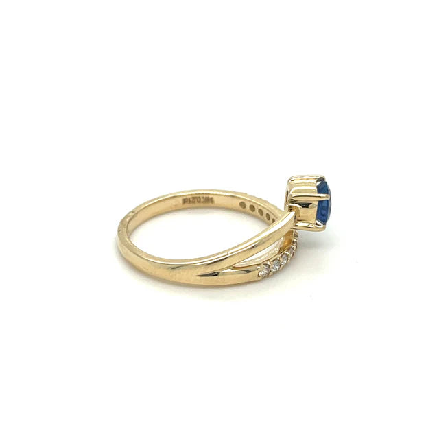 14KT YELLOW GOLD SAPPHIRE DIAMOND RING