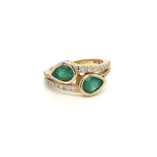 EMERALD DIAMOND RING