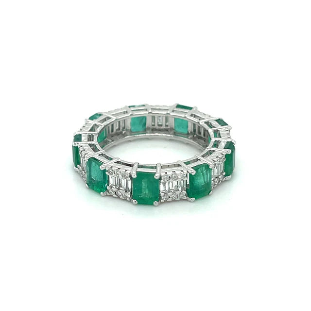 EMERALD DIAMOND RING