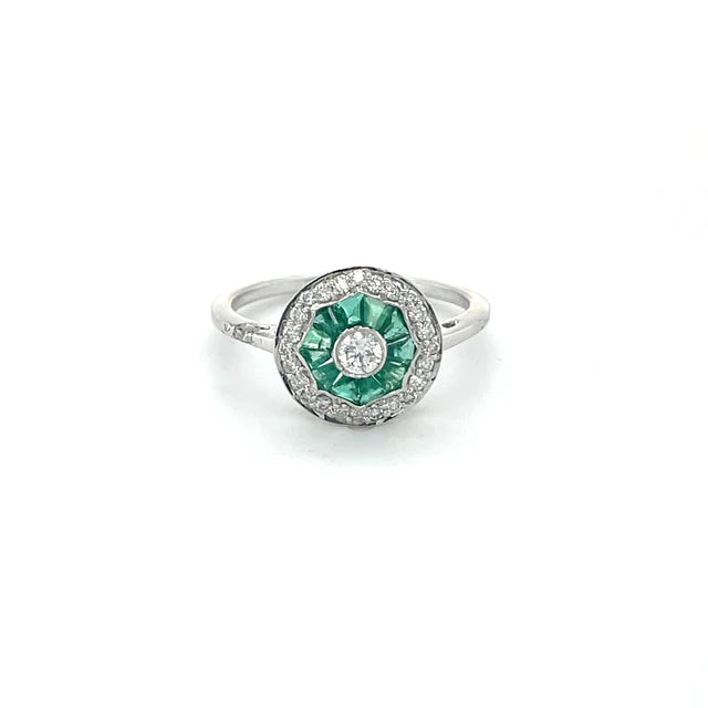 14KT WHITE GOLD EMERALD DIAMOND RING
