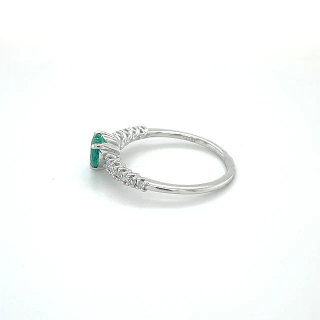 HEART SHAPE EMERALD DIAMOND RING