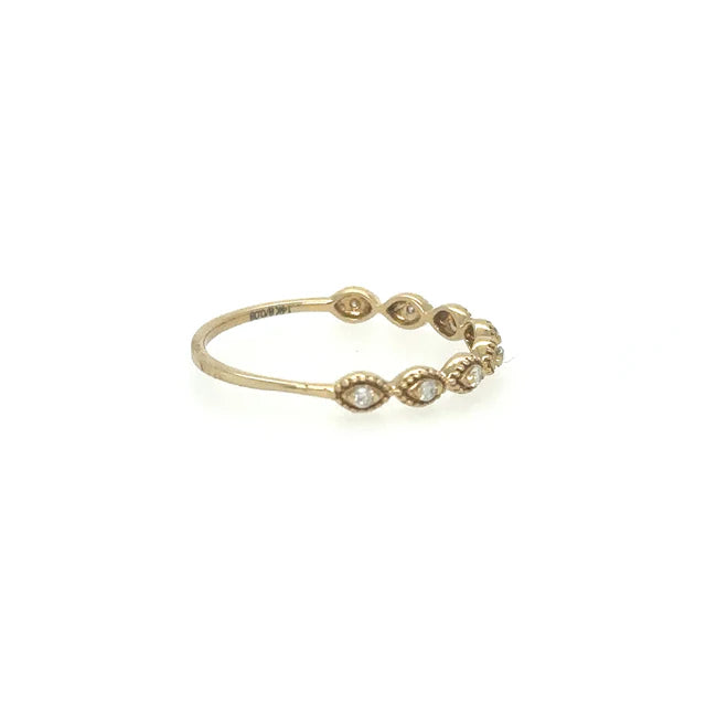 YELLOW GOLD RING WITH DIAMONDS