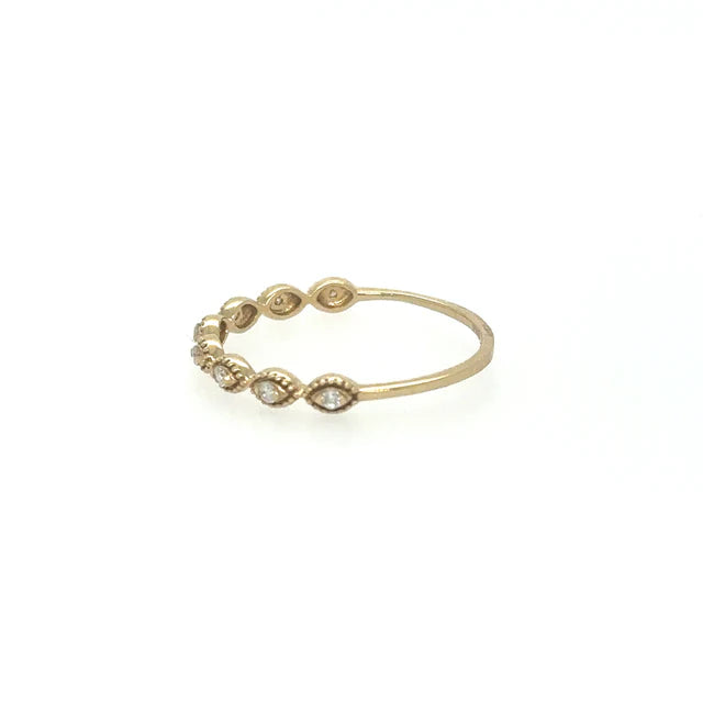 YELLOW GOLD RING WITH DIAMONDS