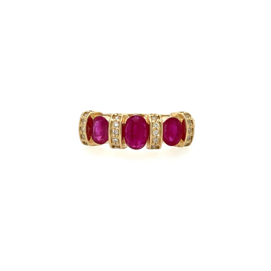 YELLOW GOLD RING WITH RUBY AND DIAMONDS