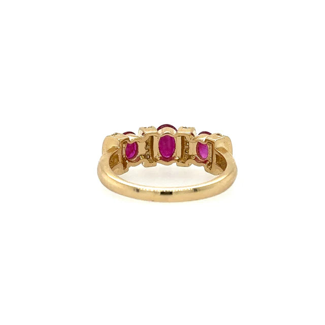 YELLOW GOLD RING WITH RUBY AND DIAMONDS
