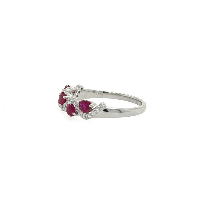WHITE GOLD RING WITH RUBY AND DIAMONDS