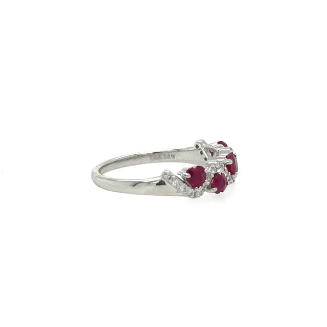 WHITE GOLD RING WITH RUBY AND DIAMONDS
