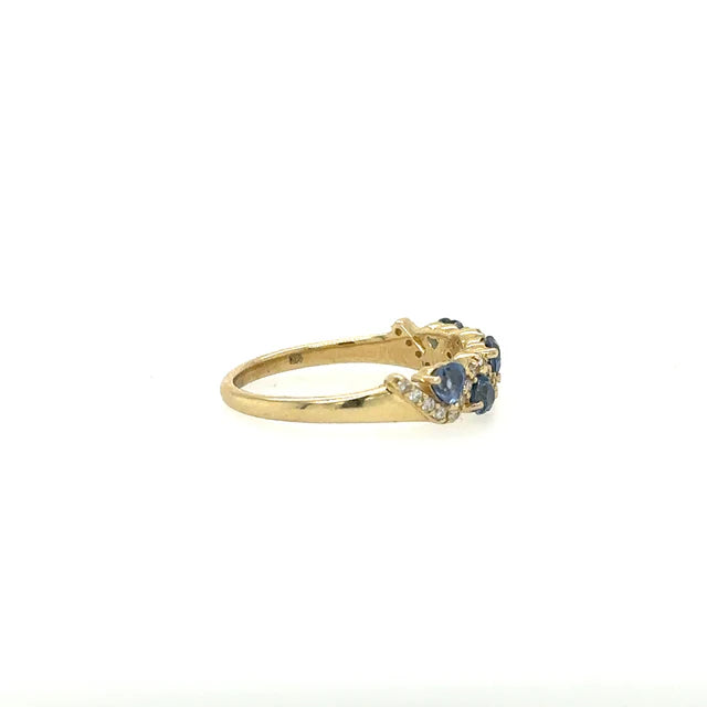 YELLOW GOLD RING WITH SAPPHIRE AND DIAMONDS