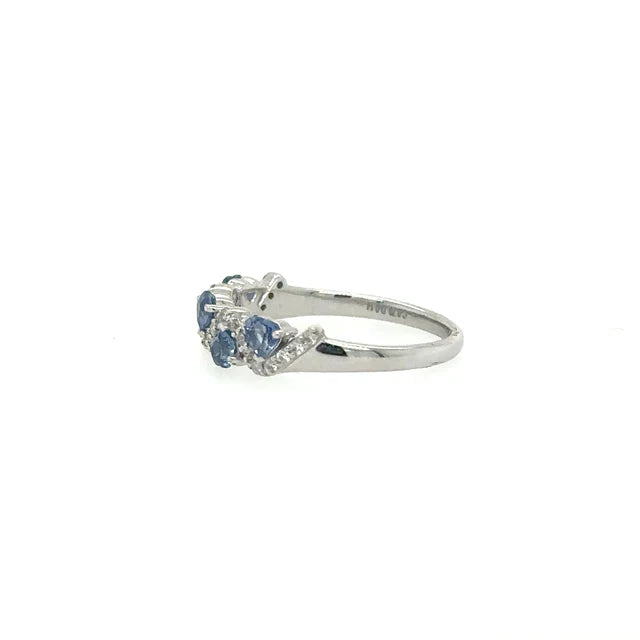 WHITE GOLD RING WITH SAPPHIRE AND DIAMONDS