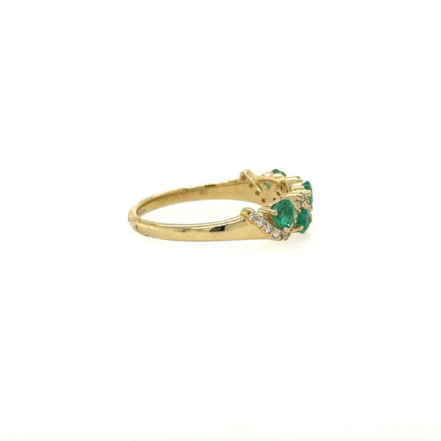 YELLOW GOLD RING WITH EMERALD AND DIAMONDS