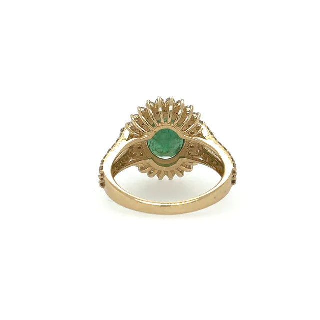YELLOW GOLD RING WITH EMERALD AND DIAMONDS