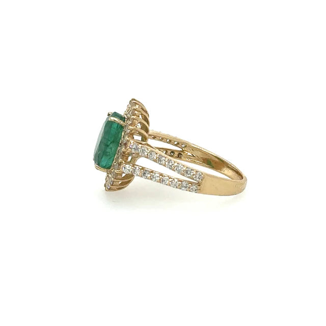 YELLOW GOLD RING WITH EMERALD AND DIAMONDS
