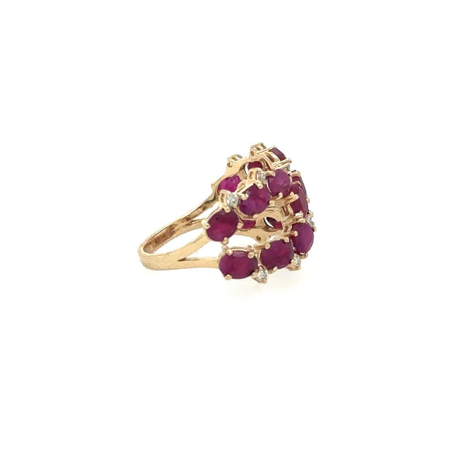 YELLOW GOLD RING WITH RUBY AND DIAMONDS
